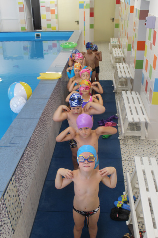 Плавать очень интересно