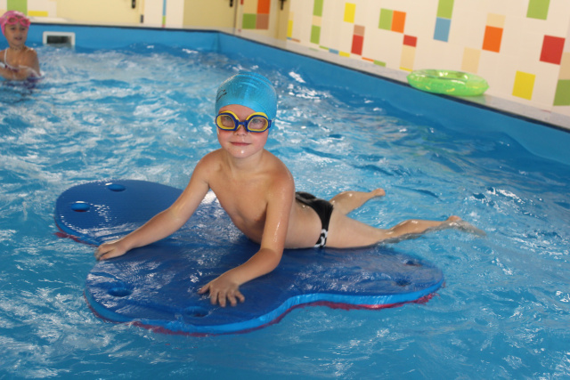 Плавать очень интеесно