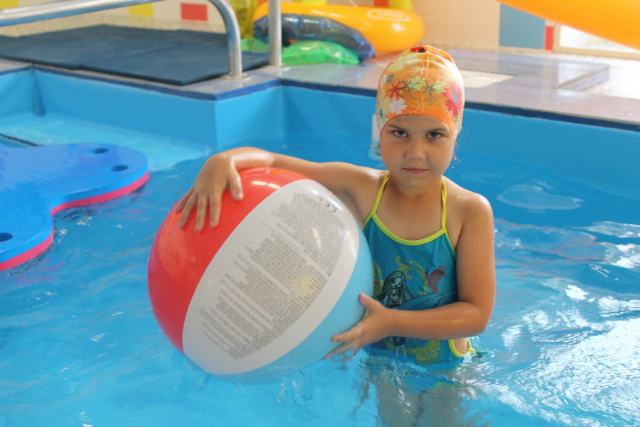 Плавать очень интересно