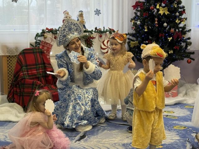 Новогодний праздник у малышей
